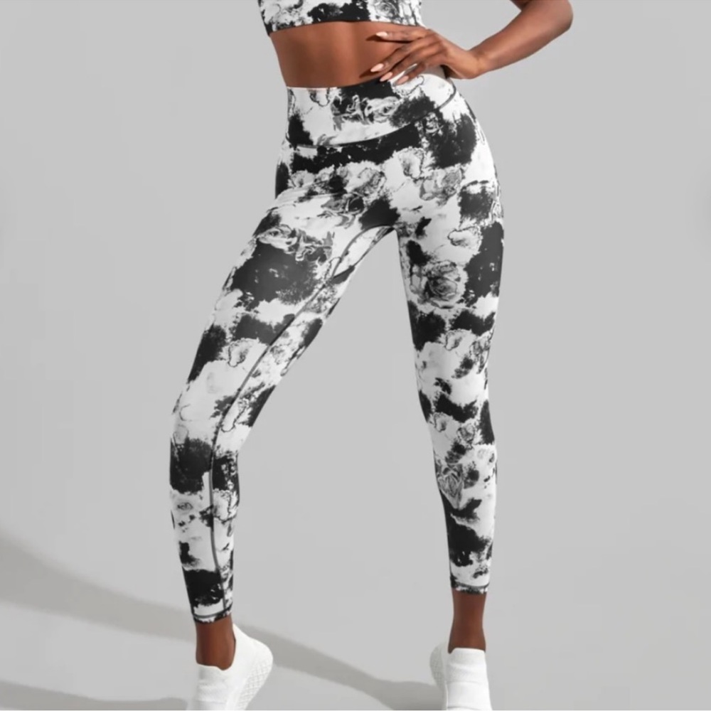 Buff Bunny Leggings